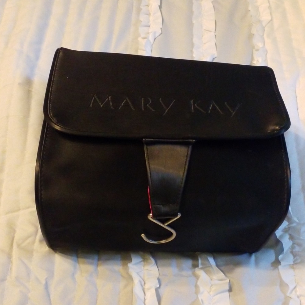 Mary Kay travel foldable black vinyl hanging bag